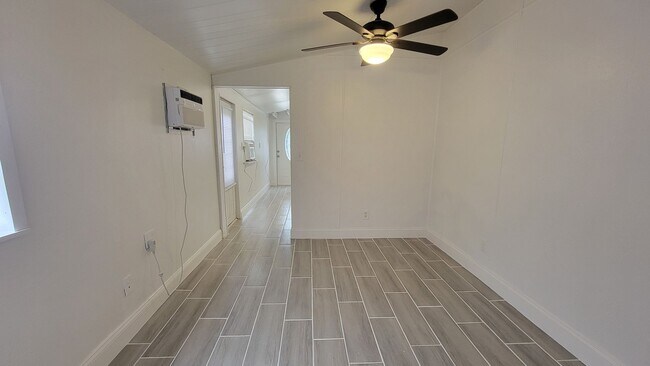 Foto del edificio - 1002 50th Ave Dr W
