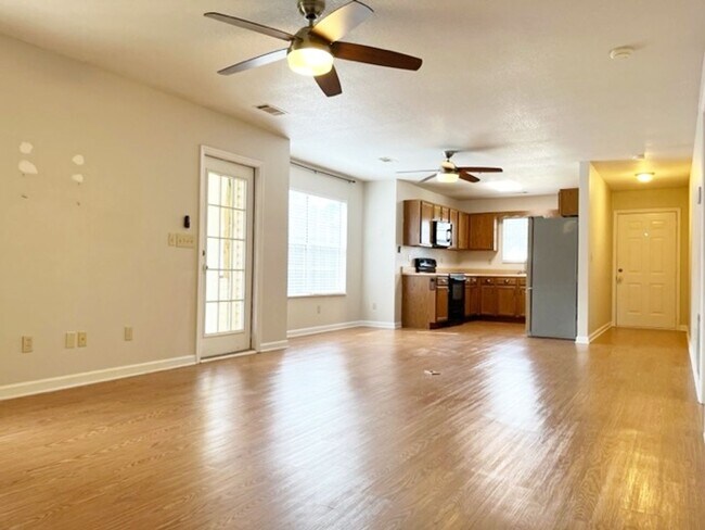 Foto del edificio - Alcoa 37701 - 3 bedroom, 2 bath home - Cal...