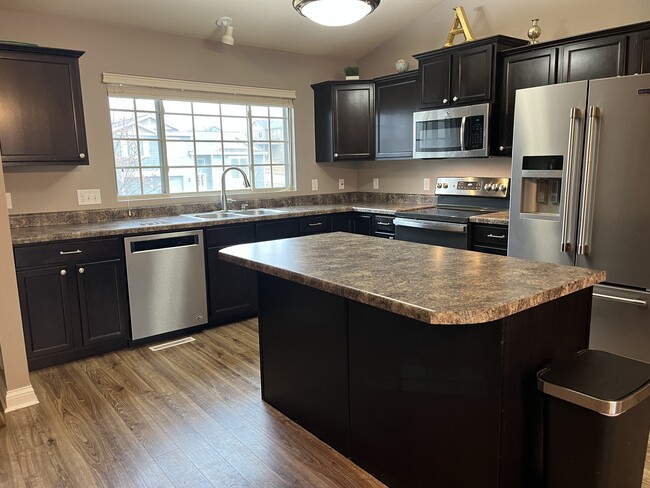 Kitchen - 18707 Birchwood Ave