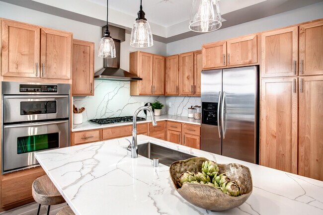 Building Photo - 375 Kirkland Ave