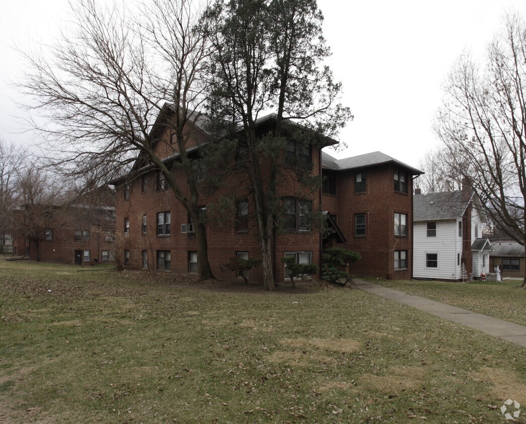 Foto del edificio - 4810 Ingersoll Ave