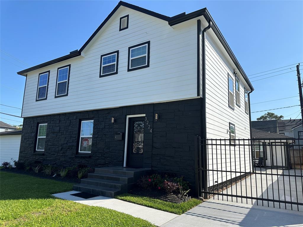 Primary Photo - 3224 Southmore Blvd