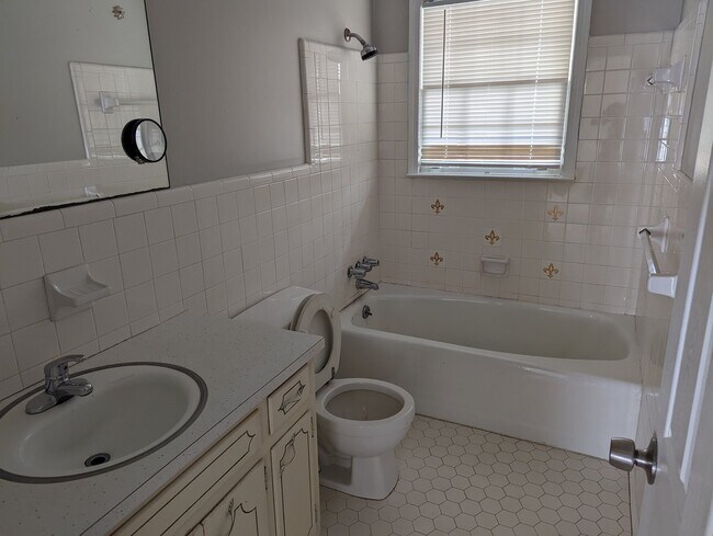 Foto del edificio - 8712 Bowden St