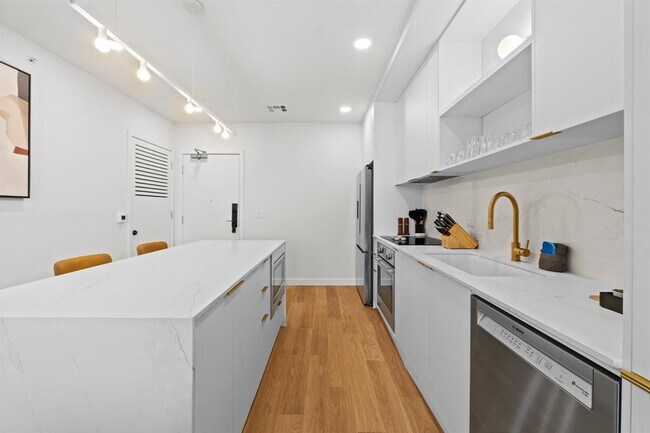 Foto del edificio - 2323 S Lamar Blvd