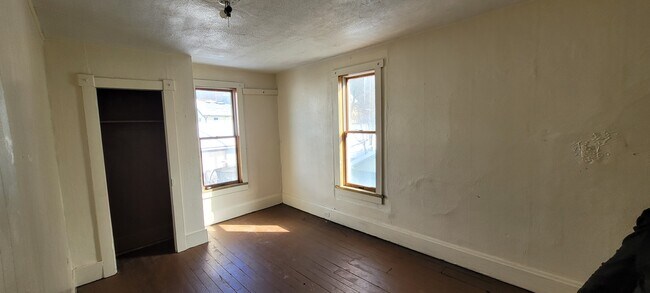 Building Photo - 164 DuPont St