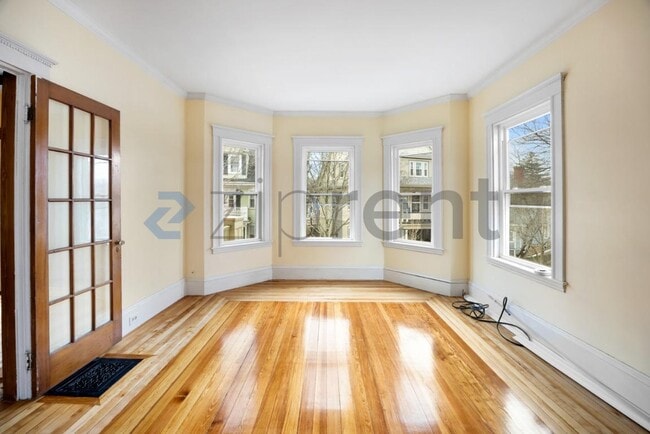 Building Photo - 16 Penhallow St