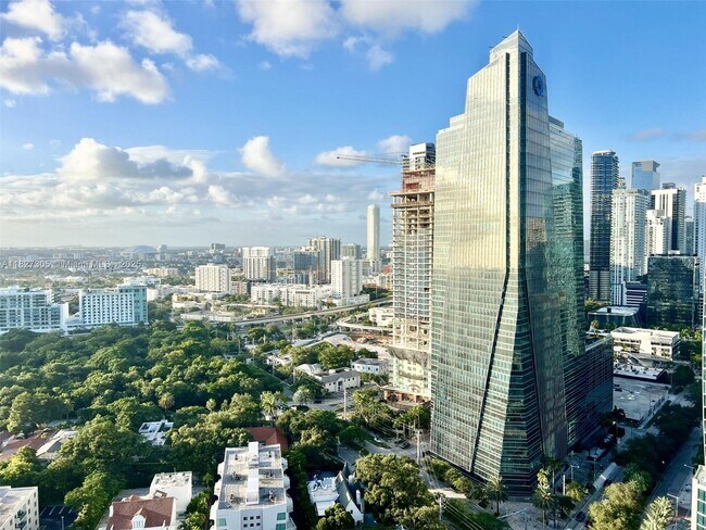 Building Photo - 1541 Brickell Ave
