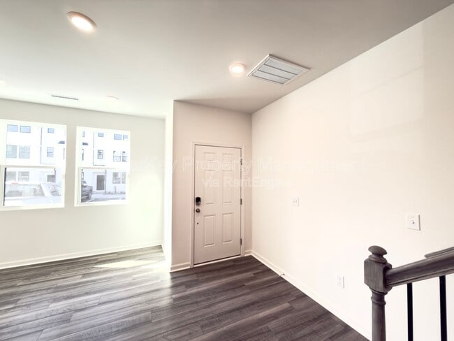 Building Photo - 1504 Crescent Townes Wy