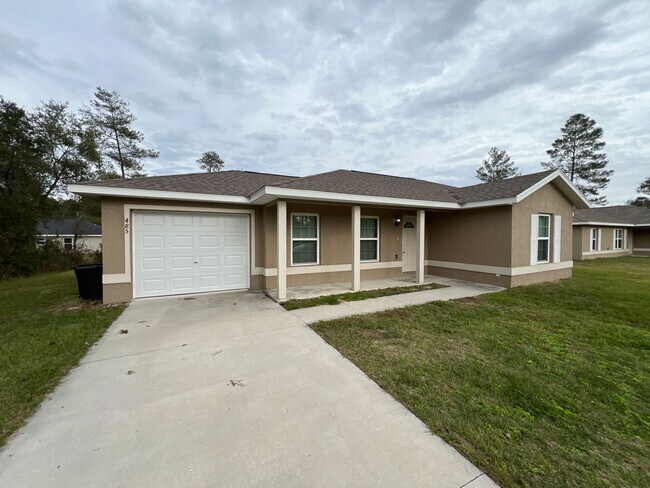 Foto del edificio - Beautiful 3 Bedroom, 2 Bathroom Home in Oc...