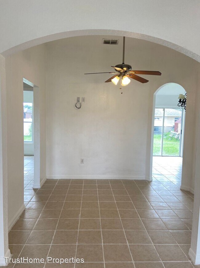 Building Photo - 4 br, 2.5 bath House - 1004 Mardi Gras Drive