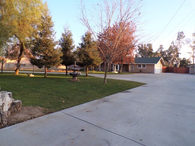 Foto del edificio - 14921 Sunnybank Ave