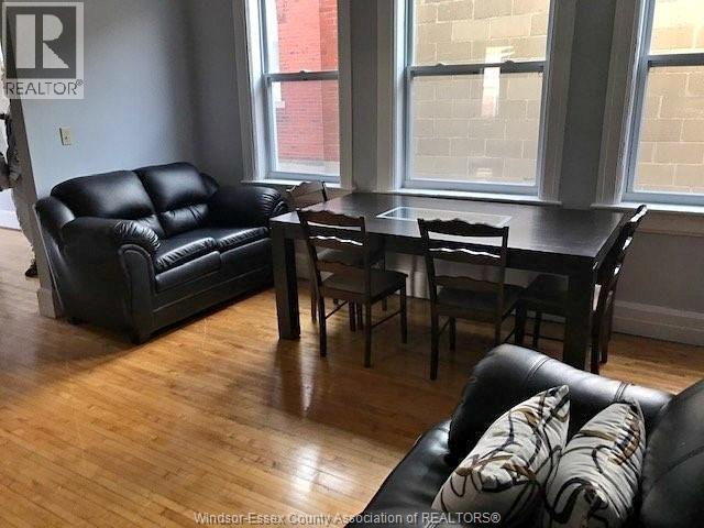 Photo du bâtiment - 3338 Sandwich St.