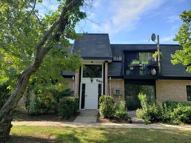Foto del edificio - 865 Westmoreland Dr