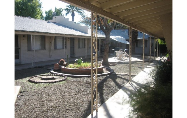 Building Photo - Rosecrest Apartments