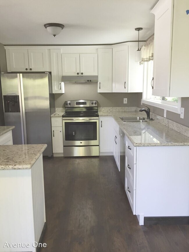 Building Photo - 3 br, 2.5 bath House - 12533 SE 75th Place