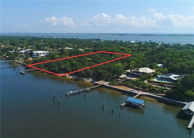 Building Photo - 109 S River Rd