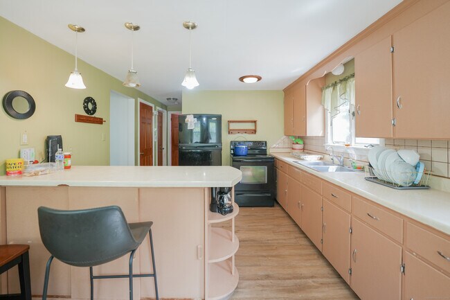 Foto del edificio - 93 Wayland Ave
