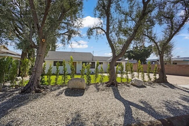 Foto del edificio - 21330 Lemarsh St