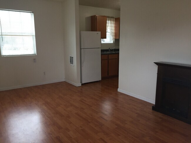 Foto del edificio - 423 River Park Dr