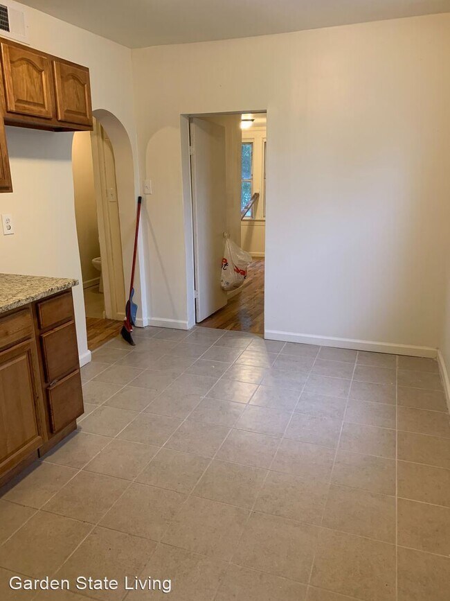 Foto del edificio - 5 br, 2 bath House - 391 S 10th St