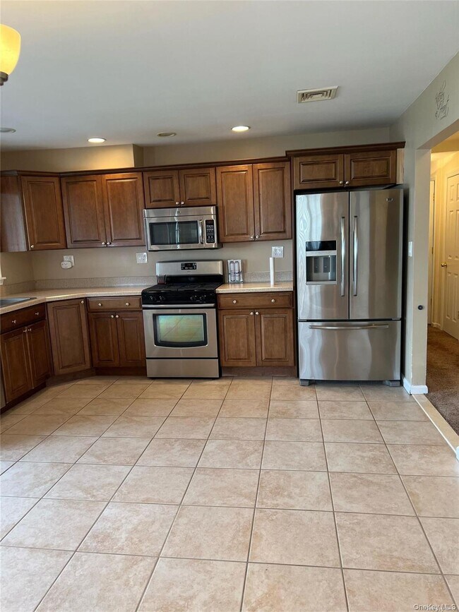 Foto del edificio - 65 Gateway Dr