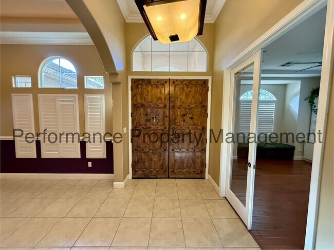 Foto del edificio - 12520 Crown Crest Dr