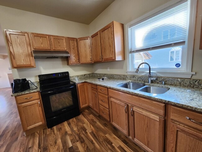 Building Photo - Large Lower with Garage Water Included!