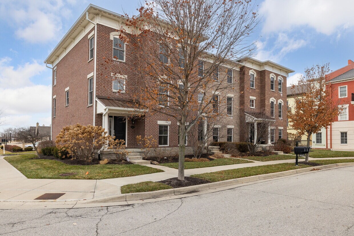 12857 Vanderhorst St, Carmel, IN 46032 Townhome Rentals in Carmel IN