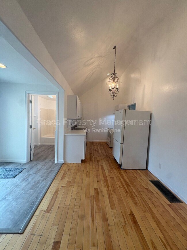 Building Photo - 310 S 2nd Ave