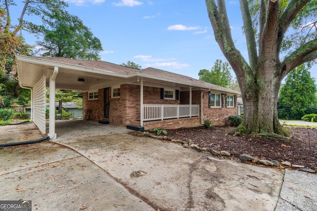 Building Photo - 493 Sybil Ln SE