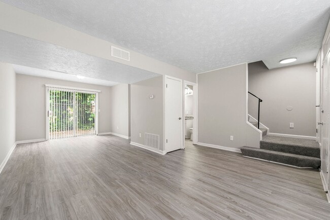 Building Photo - Aero 24Twenty