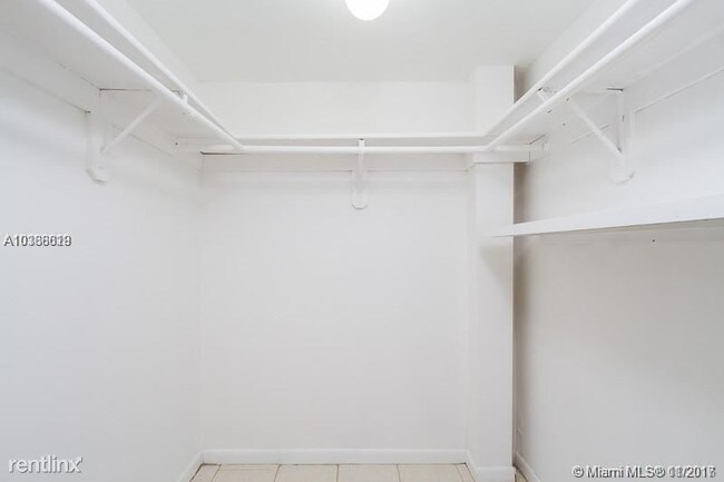 Foto del edificio - 7705 Abbott Ave