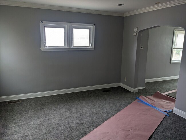 Foto del edificio - 2 BEDROOM TOWNHOUSE WATER INCLUDED VOUCHERS ACCEPTED