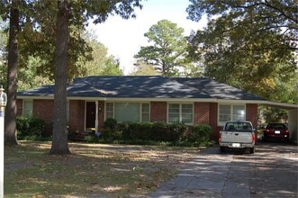 Building Photo - 135 Edna Pl