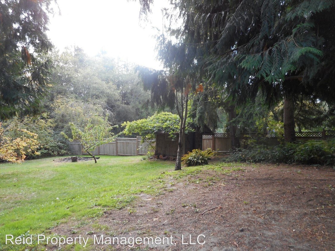 Foto del edificio - 21142 Jefferson Beach Rd NE