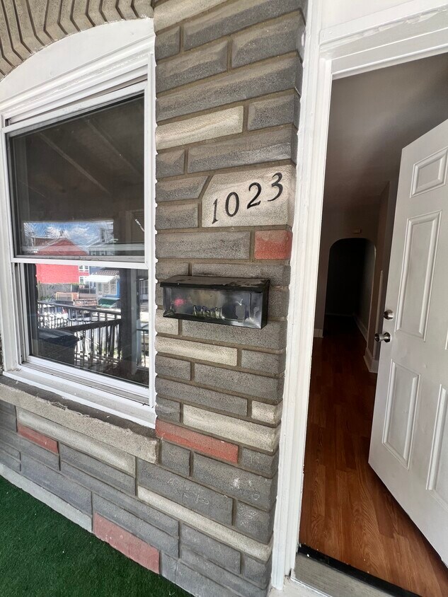 Primary Photo - 1023 Birch St