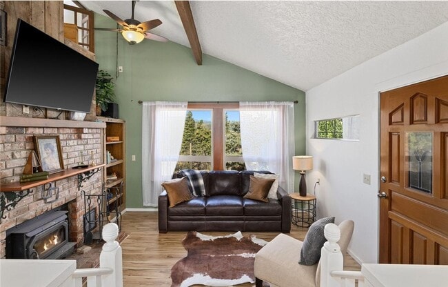 Building Photo - Spectacular Views Close to I-90!