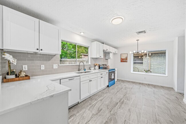 Building Photo - 13118 Birch Grove Dr