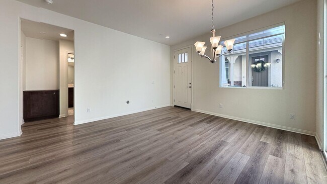 Foto del edificio - 646 S Brampton Ave