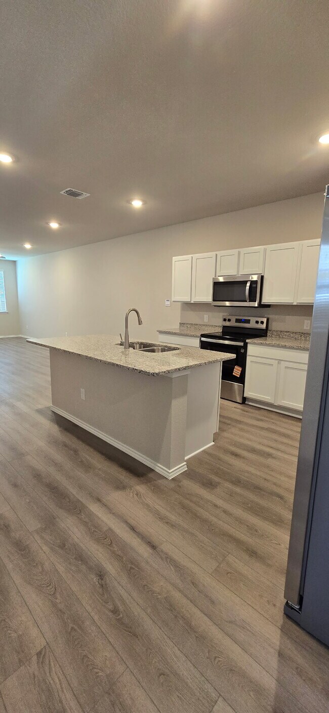 Building Photo - 1129 Stone Vly Rd