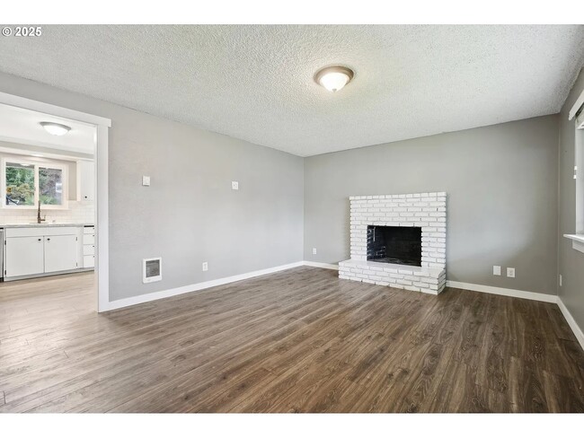 Building Photo - 15006 NE Rancho Dr