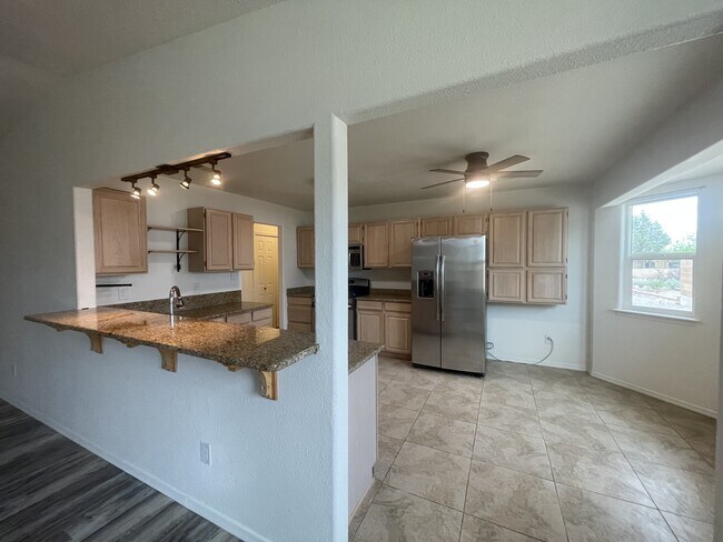 Foto del edificio - 3205 23rd Ave SE