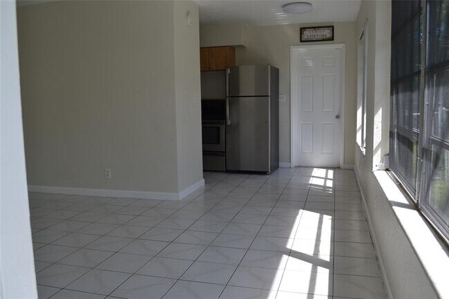 Foto del edificio - 112 SW 19th Ave
