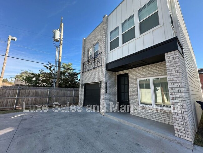 Foto del edificio - 1705-1711 NW 11th St