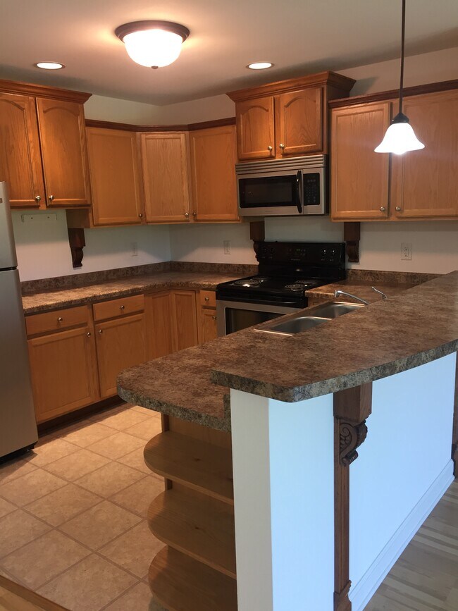 2776 Hidden Dr, Saint Francis, WI 53235 Townhome Rentals in Saint