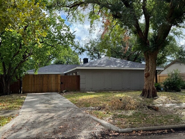 Foto del edificio - 1907 Ashford Hollow Ln
