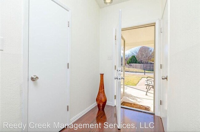 Foto del edificio - 3 br, 2 bath House - 5527 Twin Timbers Drive