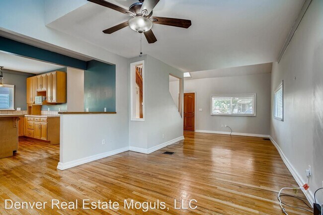 Foto del edificio - 3 br, 1 bath House - 3921 S. Acoma Street