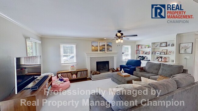 Foto del edificio - Immaculate 5 BD/3 BD Home w/Park Like Setting Near Cape Fear Country Club