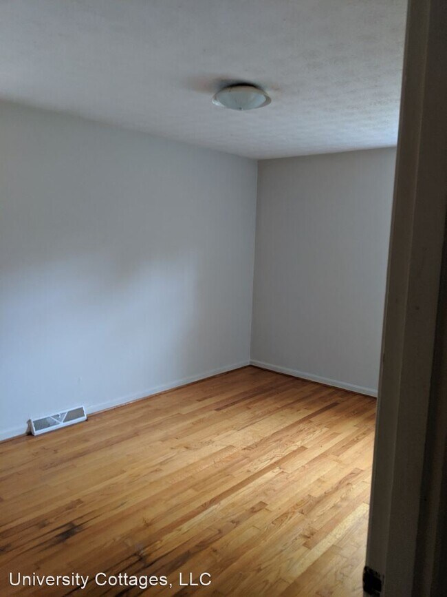 Building Photo - 2 br, 1 bath Apartment - 414 Frontage Rd